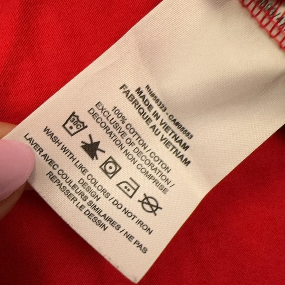 Nike Shirt Mens XL Red Crewneck Small Swoosh Logo The Nike Tee Tagless Casual